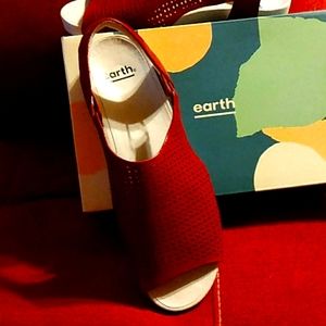 New 🌎 Earth Sandles only tried in my house